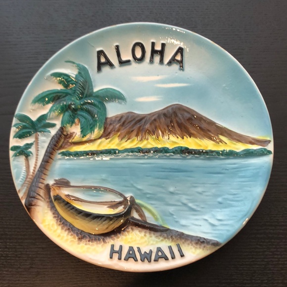 2 Ceramic Pottery Porcelain Plates - Picture 2 of 7